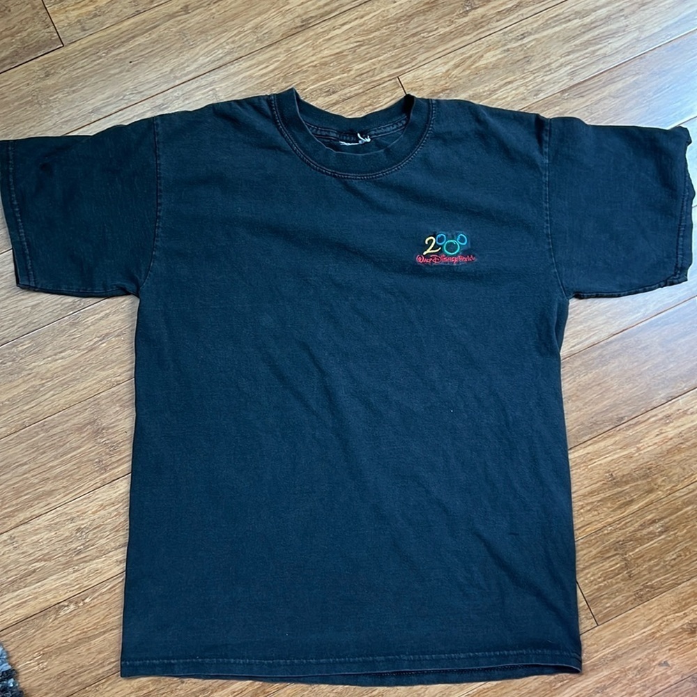 VINTAGE WDW Black Embroidered 2000 Tshirt